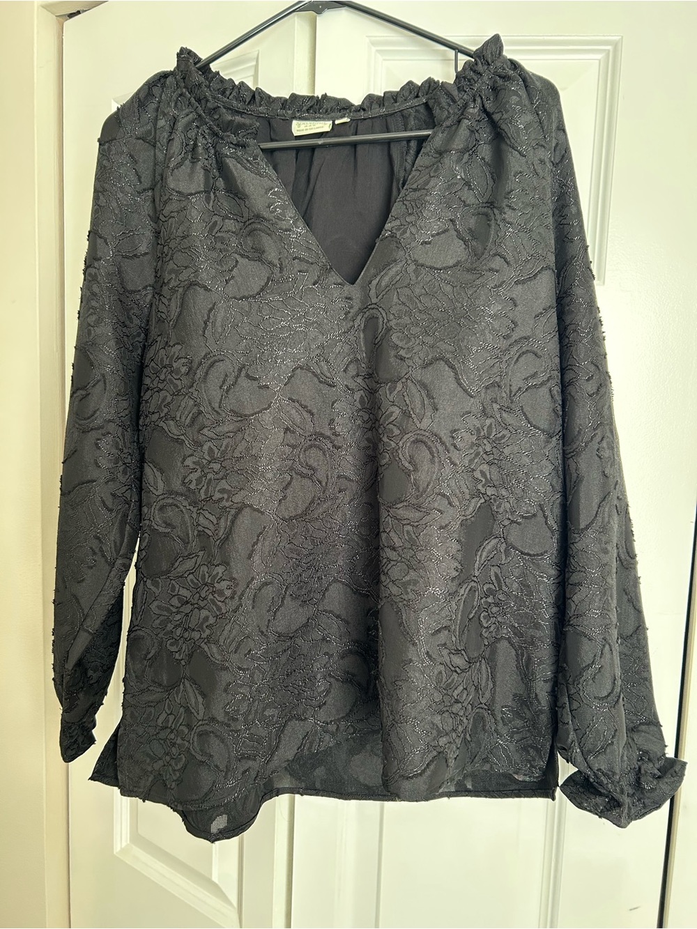 Spartina 449 Black Textured Jacquard V-Neck Long-Sleeve Black Blouse Large